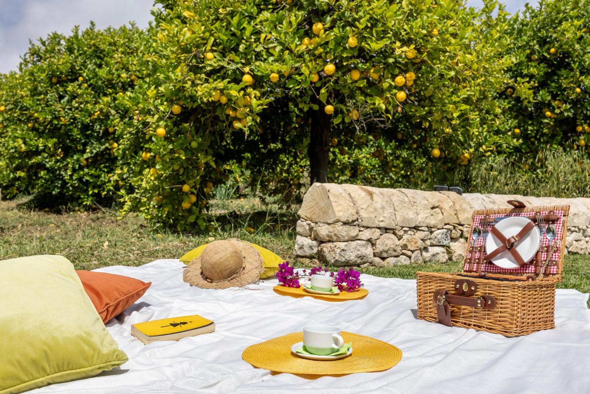Fiore Di Vendicari - Sicilian Charme, Lemon Grove And Sea *